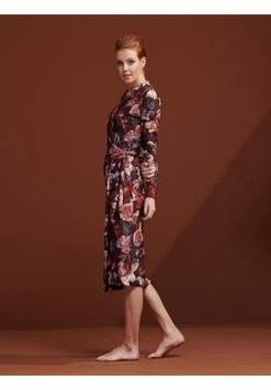 ESSENZA Morgenmantel Vera Claire Cherry 4 ESSENZA Morgenmantel Vera Claire Cherry -Sloggi Shop unnamed file 1886