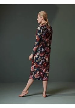 ESSENZA Morgenmantel Vera Claire Indigo Blue 2 ESSENZA Morgenmantel Vera Claire Indigo Blue -Sloggi Shop unnamed file 1890